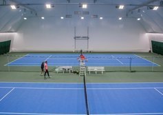 Крытый теннисный корт клуба «Хоккайдо» в Южно-Сахалинске   