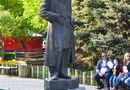 Памятник Льву Толстому в Оренбурге