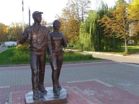 Памятник студенческим отрядам