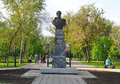 Памятник графу В.А.Перовскому в Оренбурге 