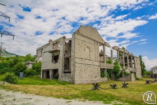 Руины ДК Цементников