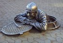 Скульптура "Сантехник Степаныч" в Омске