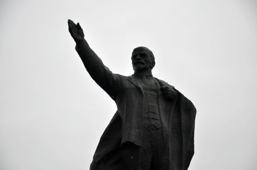 Памятник В.И.Ленину в Ивделе на севере Свердловской области