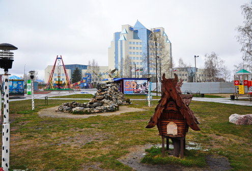 Памятник и музей Газпрома в Югорске ХМАО