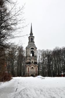 Колокольня Спасо-преображенского храма в Осташкове Тверской губернии 