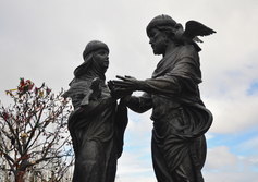 «Скульптурная композиция Петр и Феврония» в Нефтеюганске ХМАО