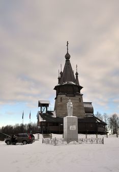 Храм Николая Чудотворца на берегу Беломоро-Балтийского канала в республике Карелия