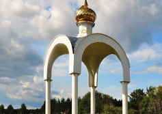 Комплекс храмов на юго-западной окраине села в Жешарте республики Коми