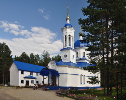 Кирпичная церковь Иоанна Предтечи в Жешарте республики Коми