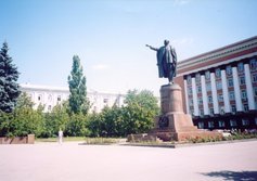 Памятник В.И. Ленину в Курске