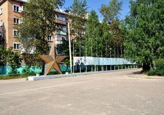 Скульптурный памятник "Звезда" в пгт.Нижний Одес республики Коми