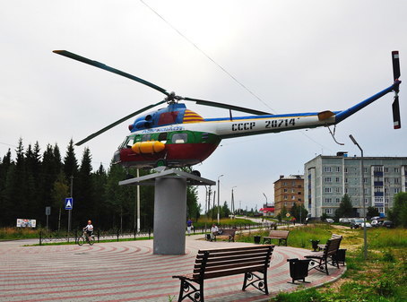 Памятник вертолету посвящен покорителям Севера в Сосногорске