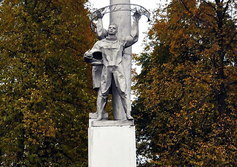 Памятник «Слава покорителям космоса» в Рыбинске