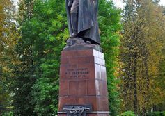 Памятник генералу Ф.М.Харитонову в Рыбинске