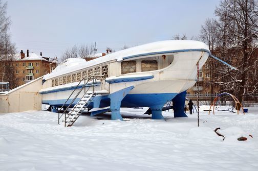 "Ракета" - судно-памятник на подводных крыльях в Рыбинске