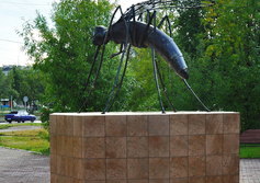 Памятник комару-нефтянику в Усинске