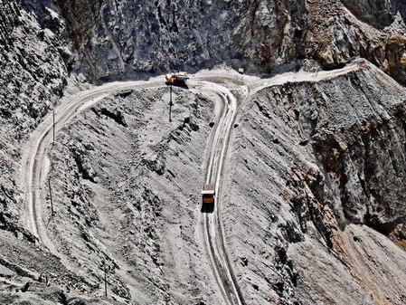 Сибайский карьер – один из самых глубоких в мире расположен в Башкирии. Глубина – более 500 метров.