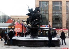 Фонтан со скульптурой Георгия-Победоносца