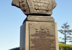 Памятник генералу армии Белобородову А. П.