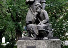 Памятник умельцам-основателям города Реж в Свердловской области