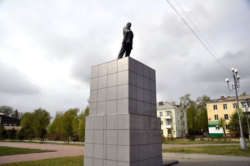 Памятник В.И.Ленину в Красноуральске Свердловской области