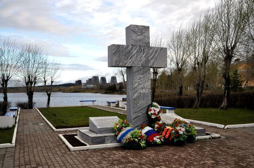 Памятный знак погибшим немцам-трудармейцам в Краснотурьинске Свердловской области