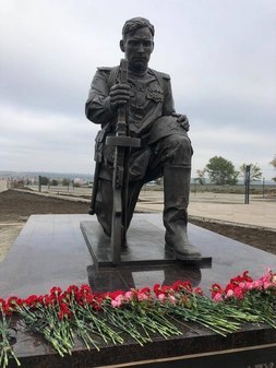 Памятник Советскому Солдату-Победителю у Самбекских высот