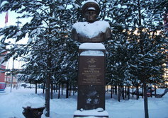 Памятник Героям ВДВ в Нягани