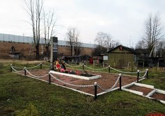 Памятник жертвам концлагеря в Гатчине