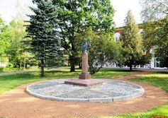 Памятник Е.Ф. Канкрину в Лисино-Корпусе