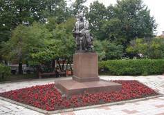 Памятник И.А. Гончарову в сквере его имени