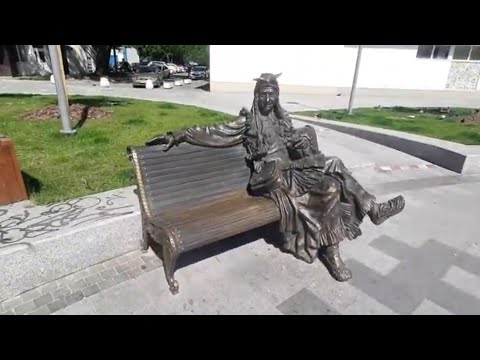Памятник бабе Яге в Москве и других городах России и мира